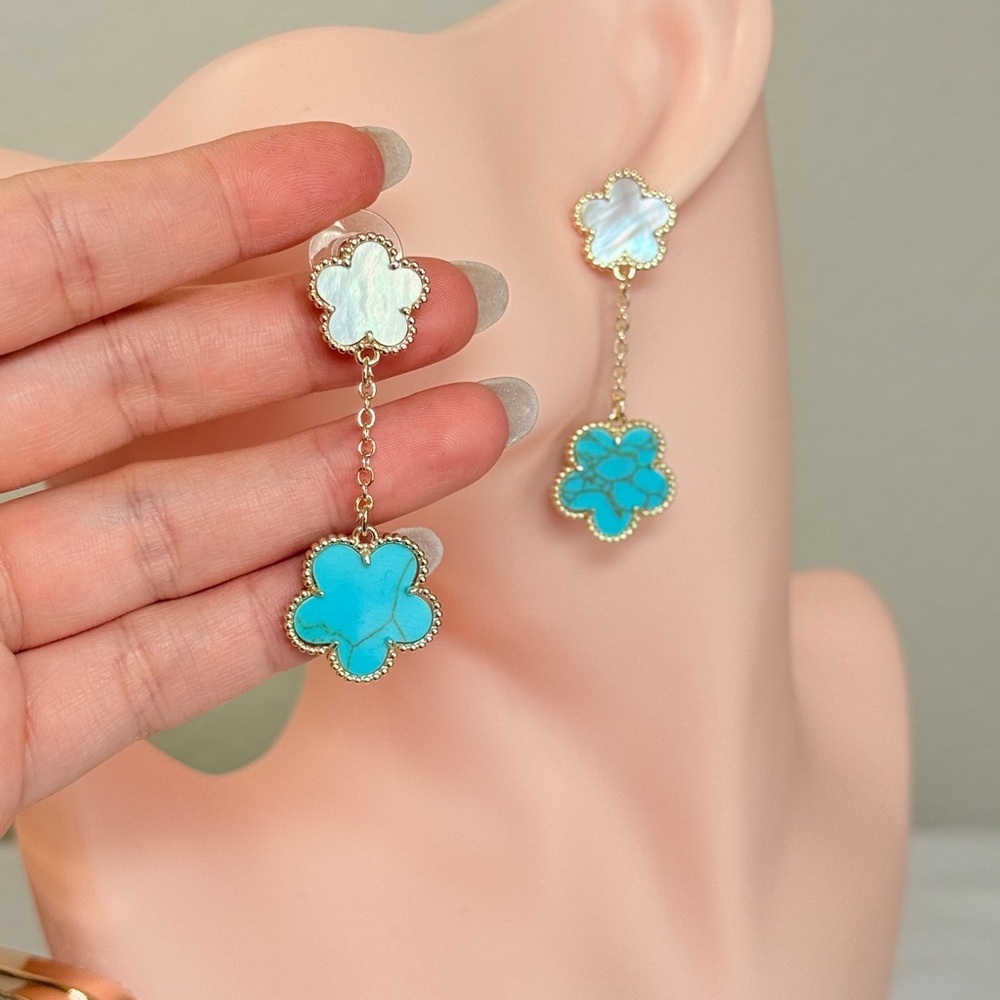 ⚜️ Gold and Turquoise Flower Drop Earrings - Picture 5 of 6